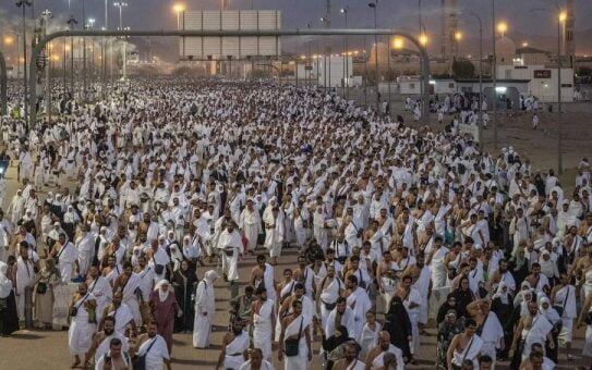 Pilgrims begins performing four main rituals of Hajj on Sunday Pilgrims muzdalifa